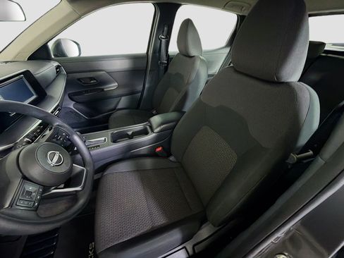 Used 2025 Nissan Kicks S FWD image 13