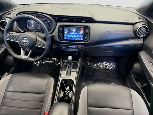 Used 2023 Nissan Kicks SR w/ SR Premium Package FWD image 12