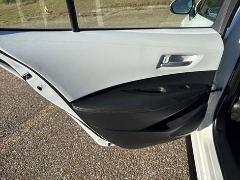 Used 2024 Toyota Corolla SE image 11