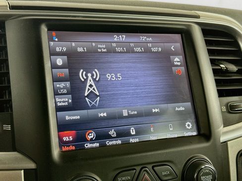 Used 2020 RAM 1500 Classic SLT w/ Luxury Group RWD image 21