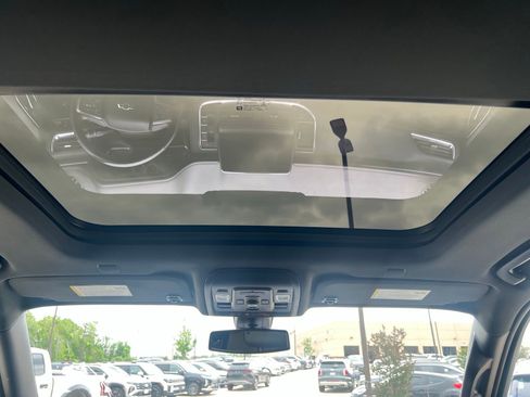 Used 2021 Chevrolet Suburban RST w/ Luxury Package image 25