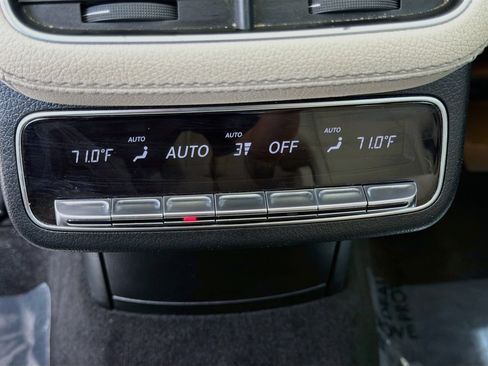 Used 2022 Mercedes-Benz GLS 450 4MATIC image 21