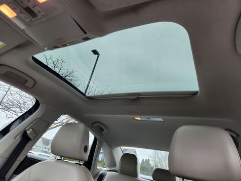 Used 2023 Volkswagen Jetta SE w/ Panoramic Sunroof Package image 15