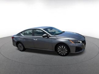 Used 2023 Nissan Altima 2.5 SV FWD video 2