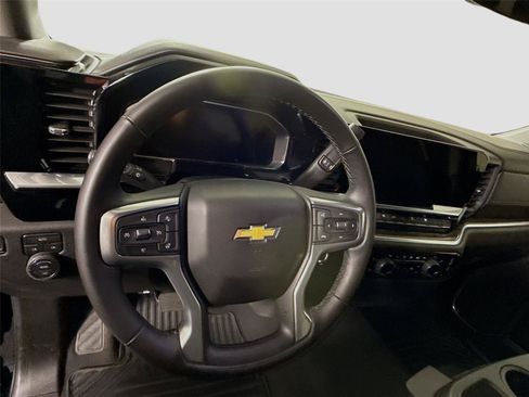 Used 2026 Chevrolet Silverado 1500 LT AWD/4WD image 5