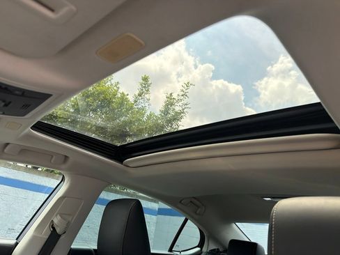 Used 2019 Lexus ES 350 w/ Premium Package FWD image 11