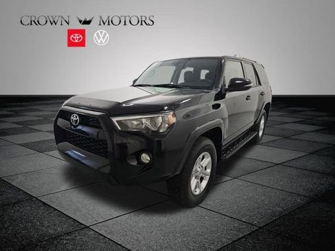 Used 2017 Toyota 4Runner SR5 AWD/4WD image 3