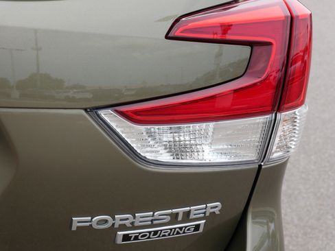 Used 2023 Subaru Forester Touring w/ Popular Package #3 AWD/4WD image 17
