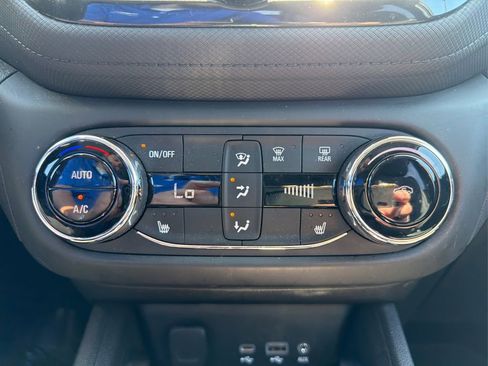 Used 2023 Chevrolet TrailBlazer LT w/ Convenience Package FWD image 35