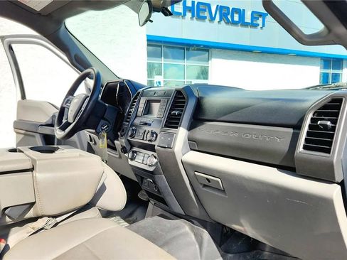 Used 2019 Ford F350 XL w/ Power Equipment Group image 32