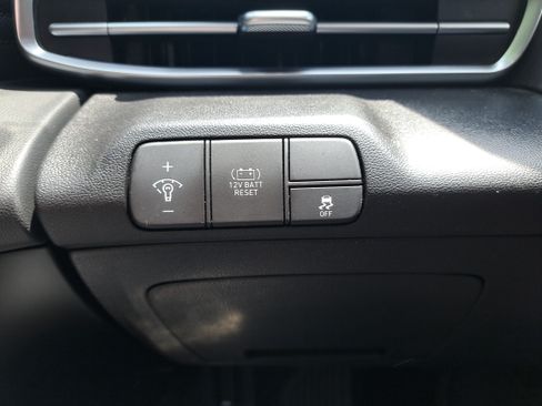 Used 2024 Hyundai Elantra Limited FWD image 26
