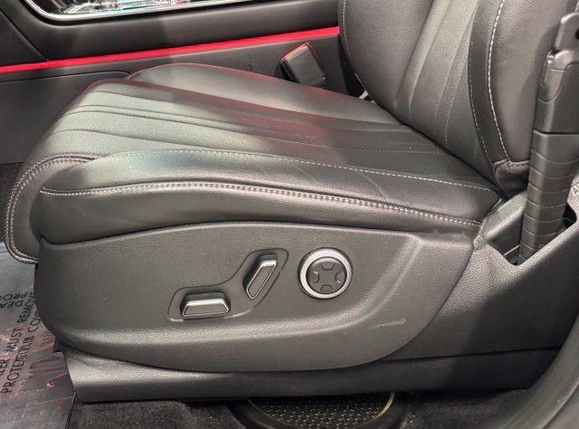 Used 2025 Genesis GV80 2.5T Standard AWD/4WD image 29