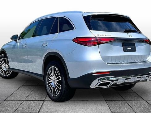 Used 2026 Mercedes-Benz GLC 300 4MATIC image 4