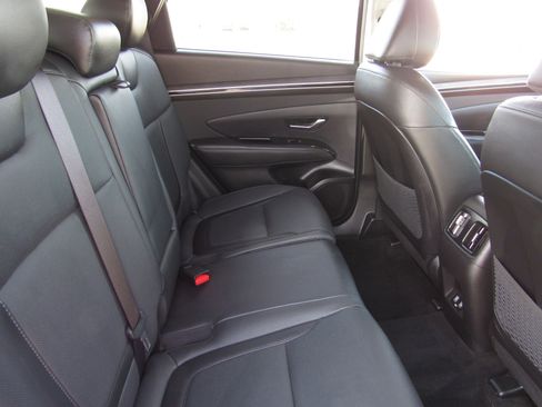 Used 2023 Hyundai Tucson Limited w/ Cargo Package image 12