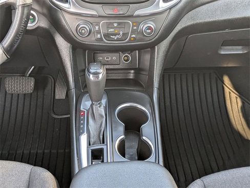 Used 2019 Chevrolet Equinox LT image 17