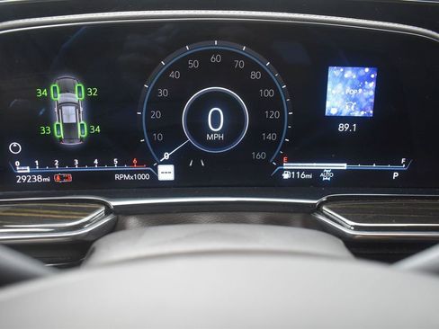 Used 2023 Cadillac Escalade Premium Luxury image 18