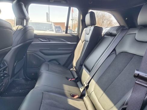 New 2026 Jeep Grand Cherokee Altitude AWD/4WD image 15