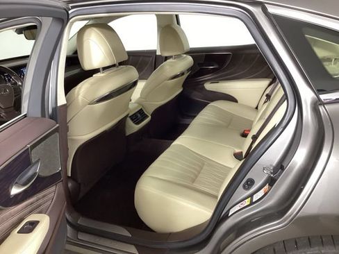 Used 2019 Lexus LS 500 AWD w/ Interior Upgrade Package image 34