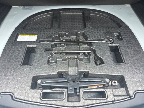 Used 2024 Toyota Camry SE image 37