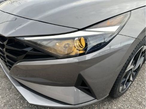 Used 2023 Hyundai Elantra SEL w/ Convenience Package image 18