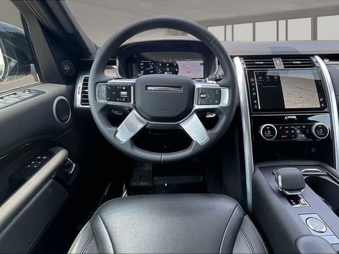 Certified 2025 Land Rover Discovery S AWD/4WD image 5