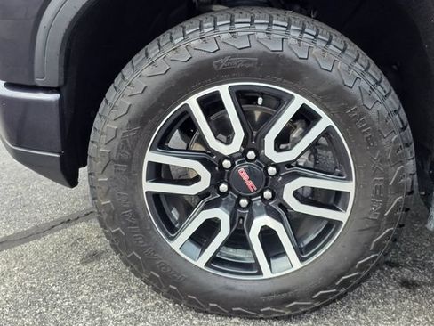 Used 2023 GMC Sierra 1500 AT4 w/ AT4 Premium Package AWD/4WD image 6