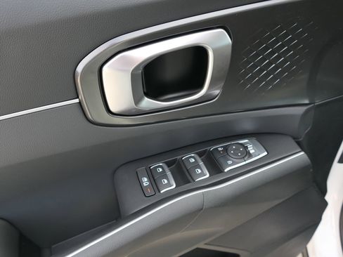 New 2026 Kia Sorento LX image 11