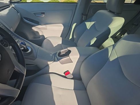 Used 2013 Toyota Prius Four image 21
