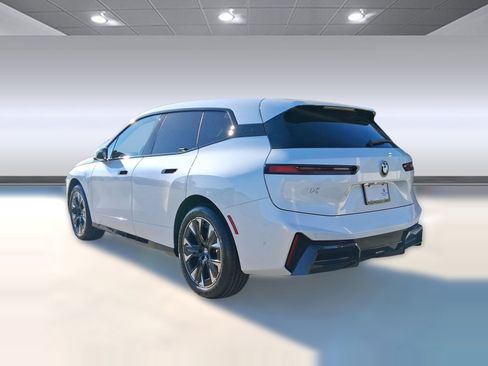 New 2026 BMW iX xDrive60 w/ M Sport Package image 3