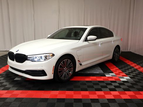 Used 2019 BMW 530e w/ Convenience Package image 1