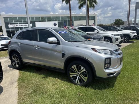 Used 2024 Mitsubishi Outlander Sport SE AWD/4WD image 3