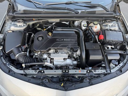 Used 2017 Chevrolet Malibu LT image 28