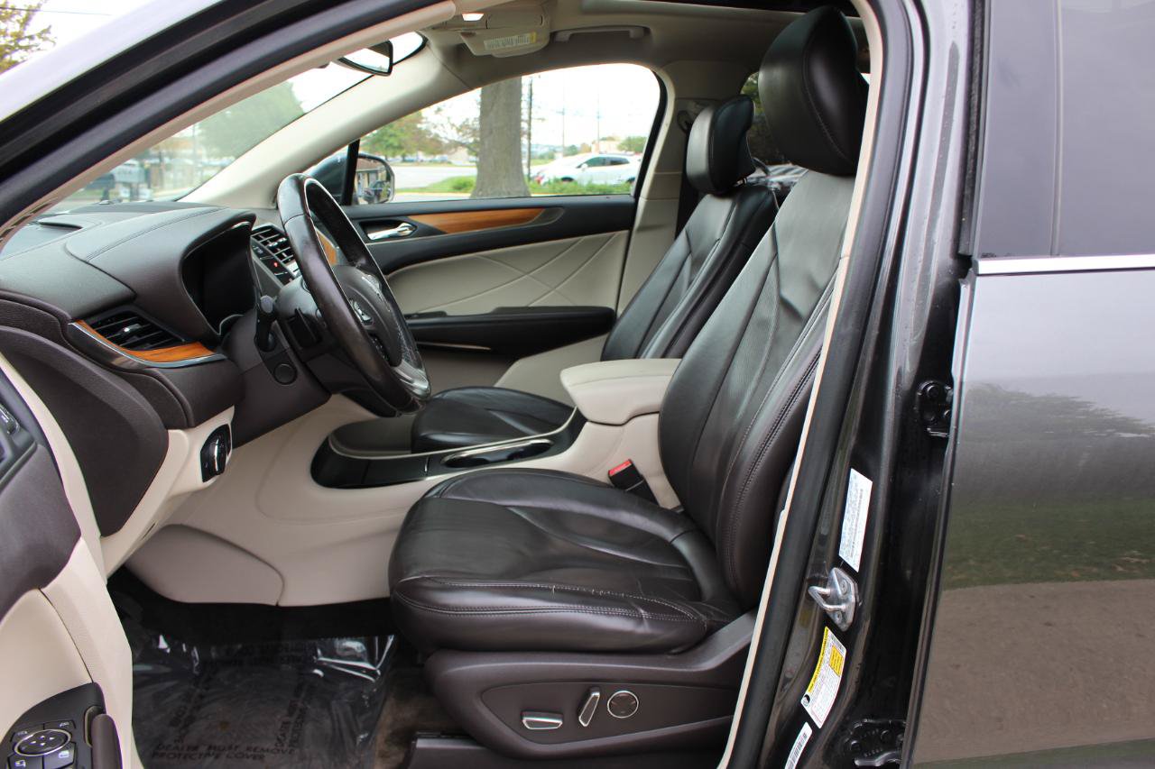 Used 2018 Lincoln MKC Select w/ Lincoln MKC Climate Package AWD/4WD image 13
