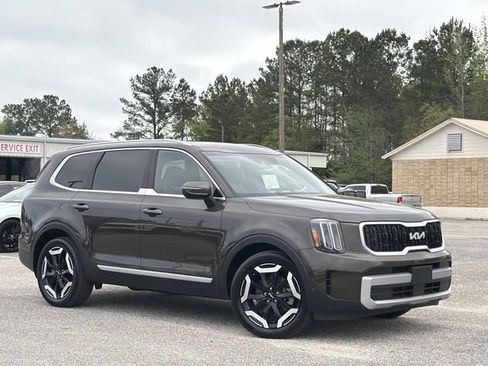 Used 2023 Kia Telluride EX AWD/4WD image 2