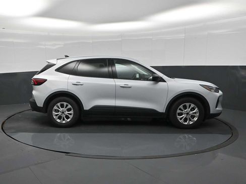 Certified 2025 Ford Escape Active w/ Cold Weather Package FWD image 9
