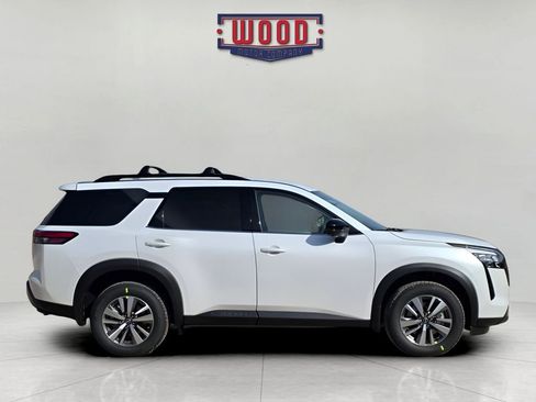 New 2026 Nissan Pathfinder SL AWD/4WD image 2