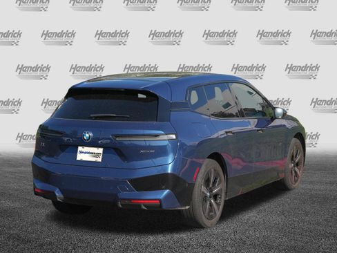 Used 2024 BMW iX xDrive50 w/ Sport Package AWD/4WD image 9