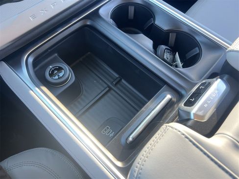 New 2026 Ford Expedition Active image 8