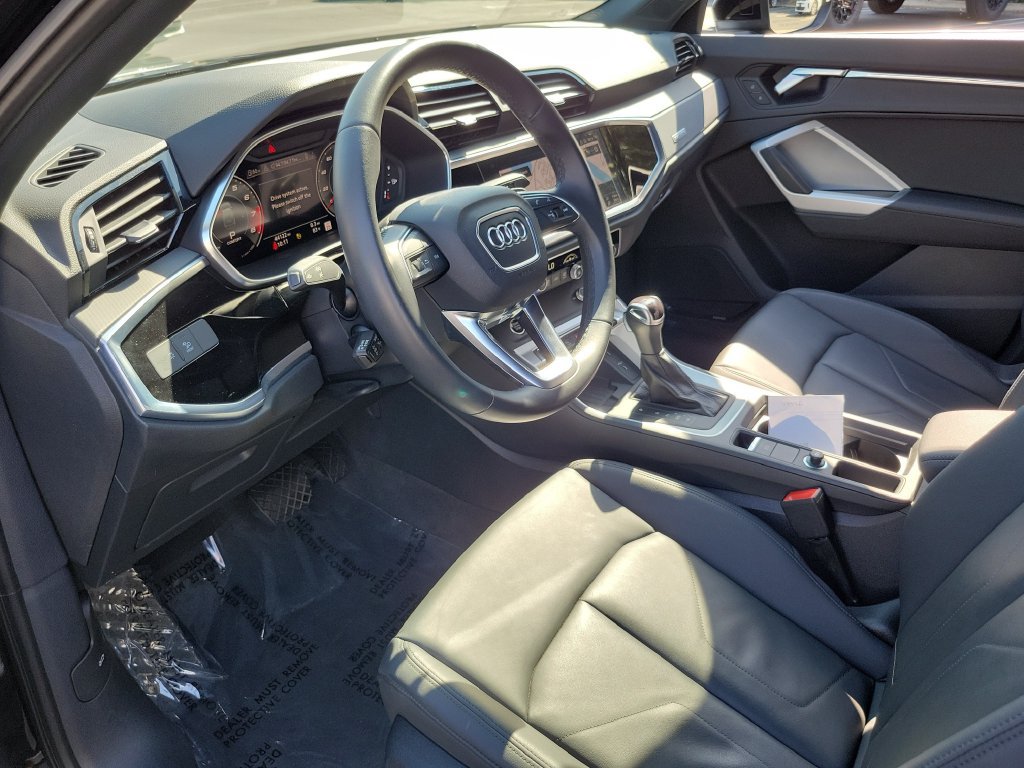 Used 2023 Audi Q3 2.0T Premium Plus w/ Premium Plus Package AWD/4WD image 21