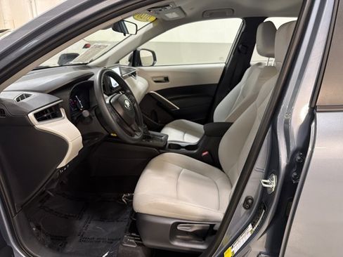 Used 2026 Toyota Corolla Cross L FWD image 32