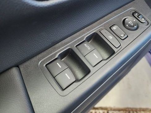 Used 2024 Honda CR-V LX image 18