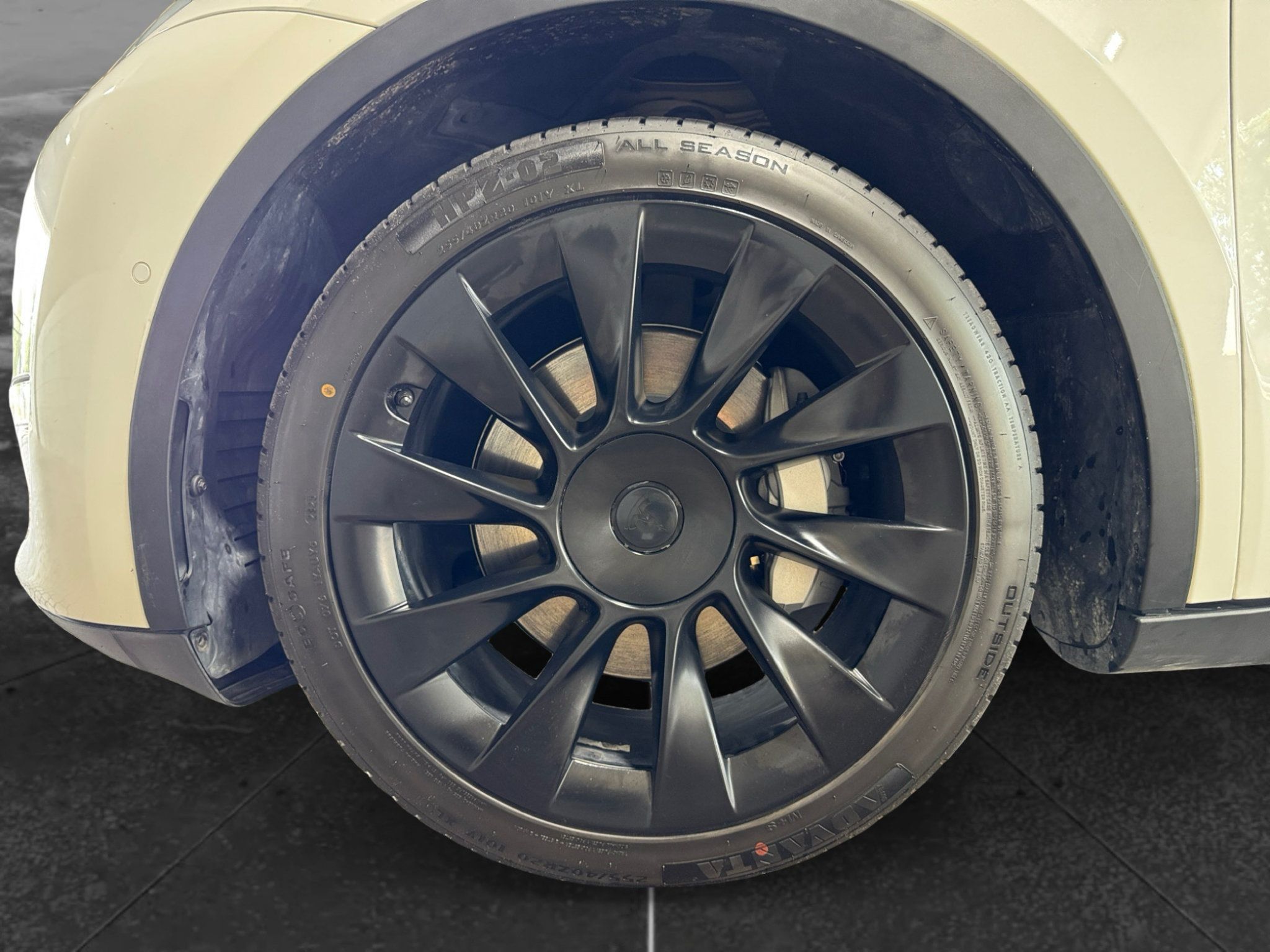 Used 2022 Tesla Model Y Long Range AWD/4WD image 31