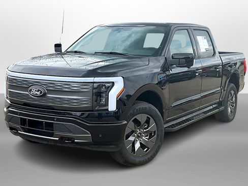 Used 2024 Ford F150 Lightning Lariat image 13
