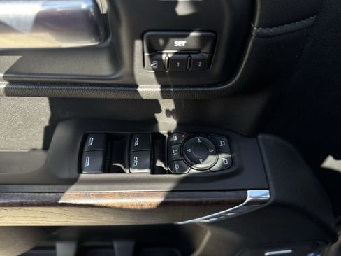 Used 2020 GMC Sierra 2500 Denali w/ Denali Ultimate Package image 24