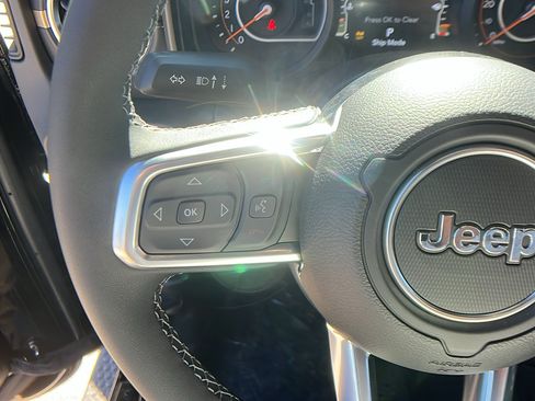 New 2026 Jeep Wrangler Unlimited Sahara AWD/4WD image 24