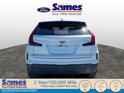 Used 2024 Cadillac XT4 Luxury w/ Cold Weather Package image 9