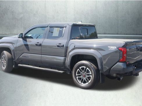 Used 2025 Toyota Tacoma TRD Sport w/ TRD Sport Upgrade Package AWD/4WD image 13