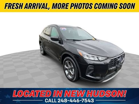 Used 2025 Ford Escape ST-Line AWD/4WD image 4