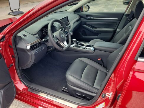 Used 2022 Nissan Altima 2.5 Platinum AWD/4WD image 11