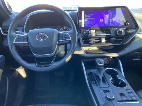 Used 2023 Toyota Highlander XSE image 10